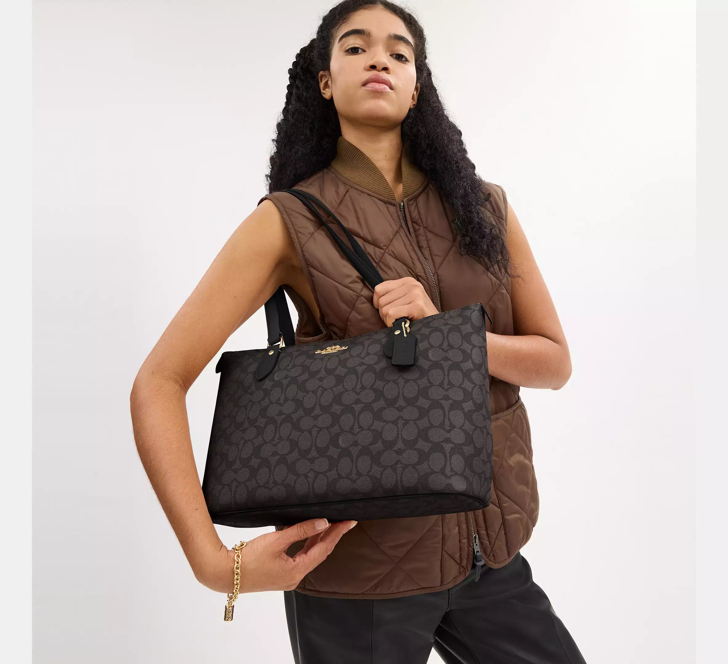 Gallery Tote Bag In Signature Canvas
