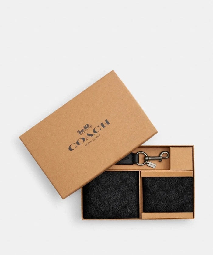 Boxed 3-In-1 Wallet Gift Set For Men In signature Canvas